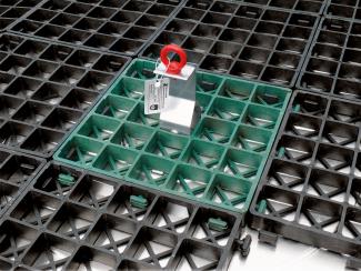 There is no need for roof penetration with the Fallnet® SR system with a fixed single anchor point. Fallnet® SR with grid elements